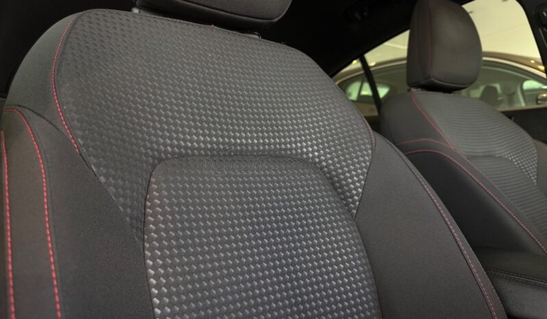 
								Ford Focus 2021 ST LINE 120 HP full									