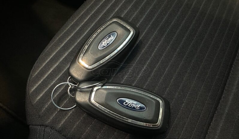 
								Ford Focus 2020 TITANIUM full									