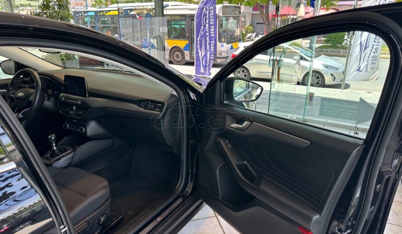
								Ford Focus 2020 TITANIUM full									