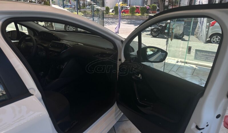 
								PEUGEOT 208 2016 full									