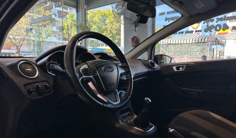 
								Ford Fiesta 2015 ECONETIC full									