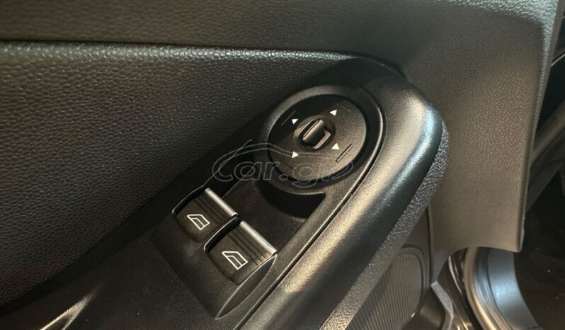 
								Ford Fiesta 2015 ECONETIC full									