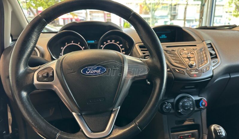
								Ford Fiesta 2015 ECONETIC full									