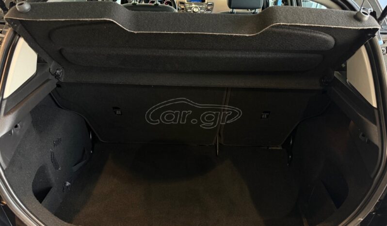 
								Ford Fiesta 2016 TITANIUM full									