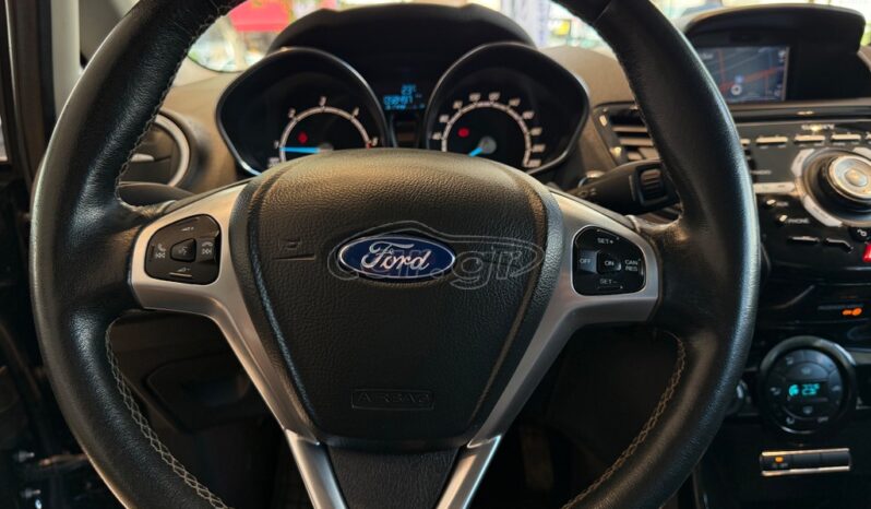 
								Ford Fiesta 2016 TITANIUM full									