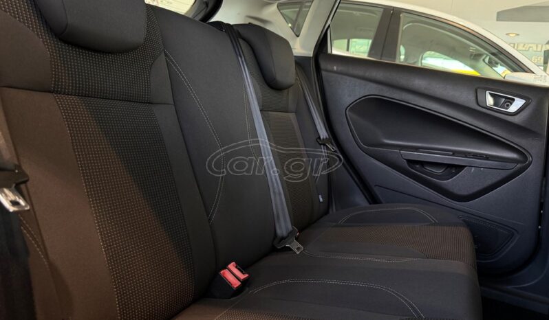 
								Ford Fiesta 2016 TITANIUM full									