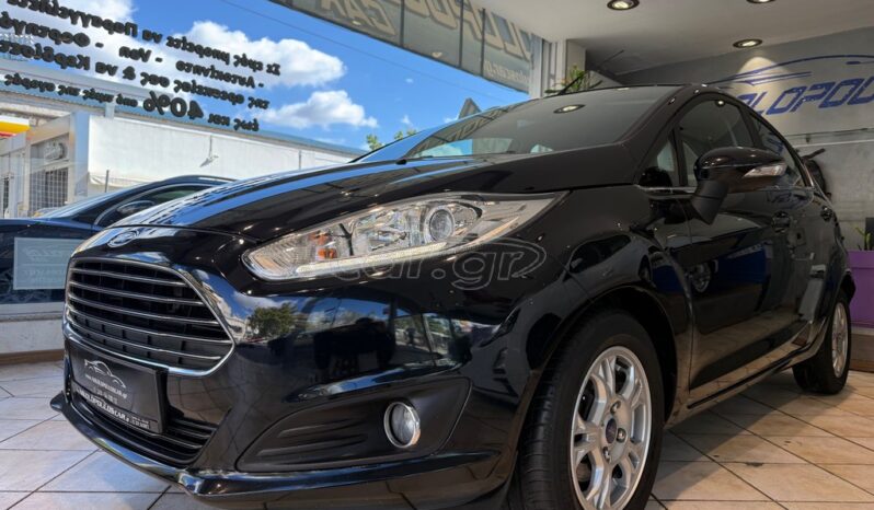 
								Ford Fiesta 2016 TITANIUM full									