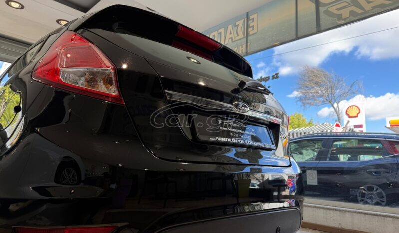 
								Ford Fiesta 2016 TITANIUM full									