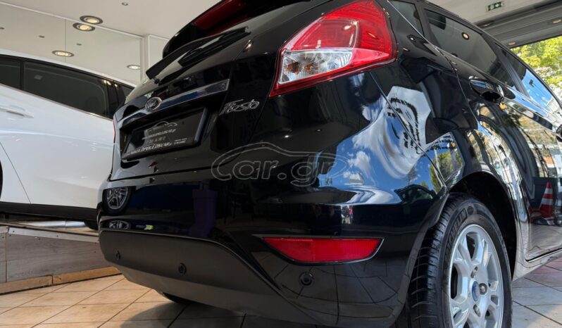 
								Ford Fiesta 2016 TITANIUM full									