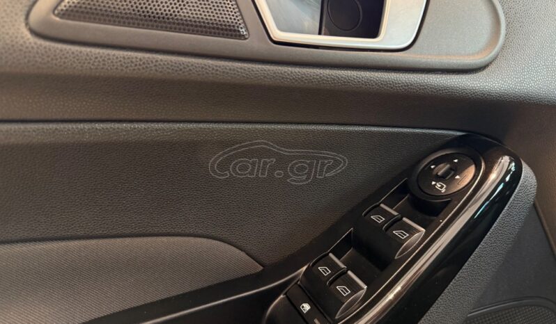 
								Ford Fiesta 2016 TITANIUM full									