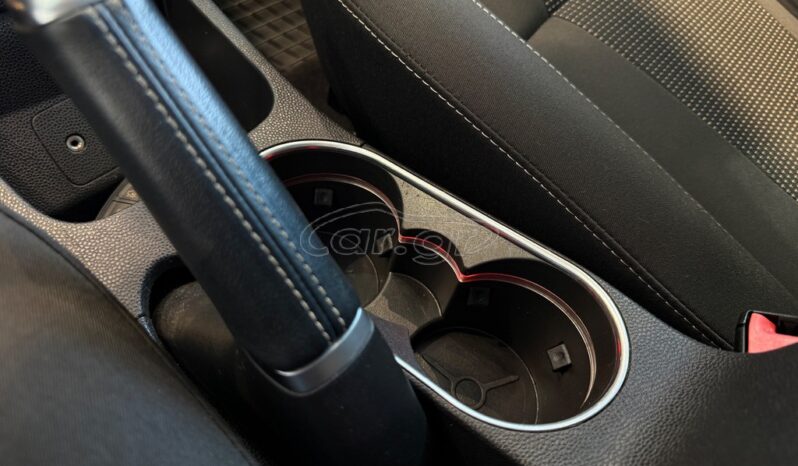 
								Ford Fiesta 2016 TITANIUM full									