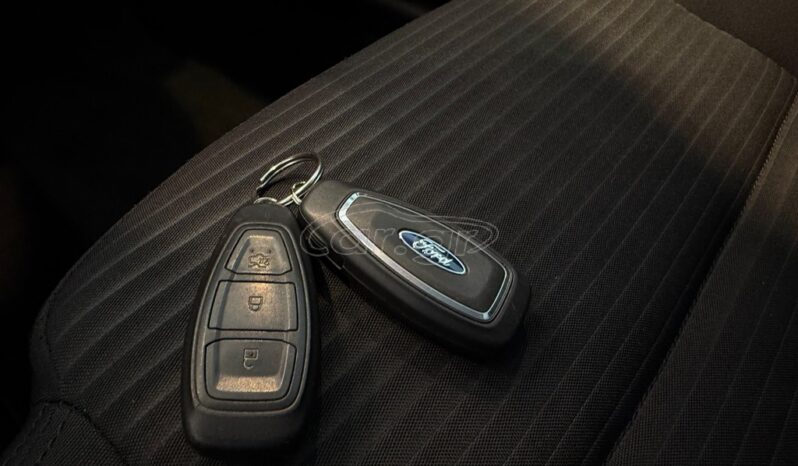 
								Ford Focus 2020 TITANIUM full									