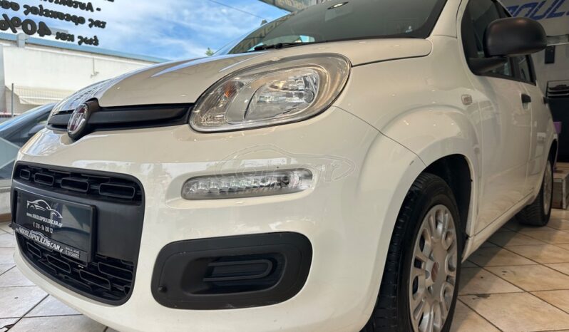 
								Fiat Panda 2015 full									