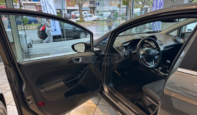 
								Ford Fiesta 2015 TITANIUM full									