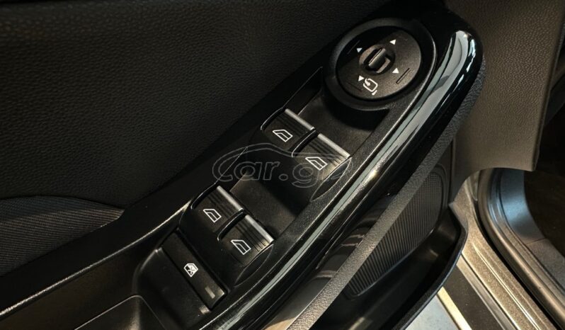 
								Ford Fiesta 2015 TITANIUM full									