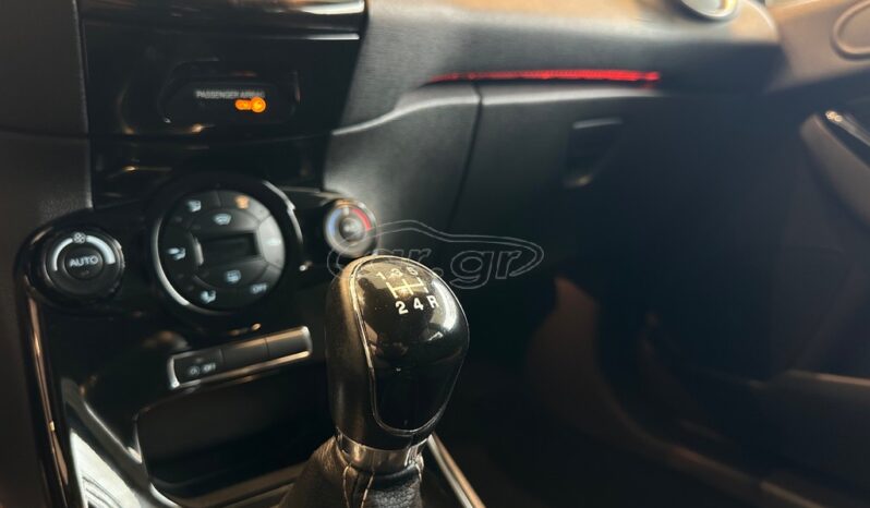 
								Ford Fiesta 2015 TITANIUM full									