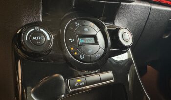 
										Ford Fiesta 2015 TITANIUM full									