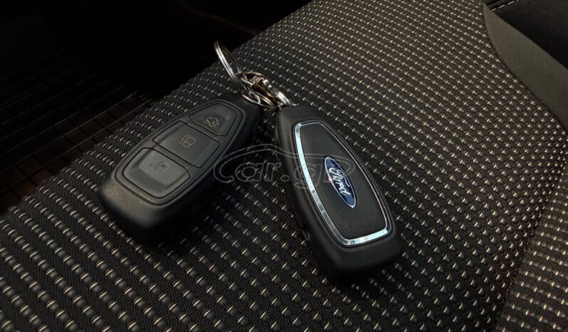 
								Ford Fiesta 2016 TITANIUM full									