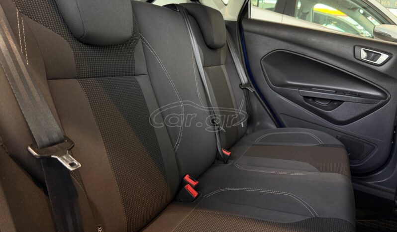 
								Ford Fiesta 2016 TITANIUM full									