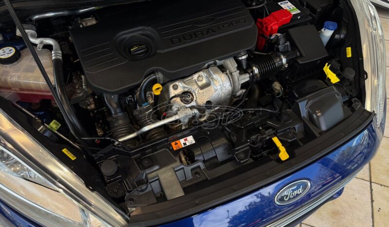 
								Ford Fiesta 2016 TITANIUM full									