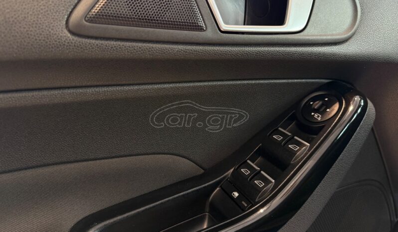 
								Ford Fiesta 2016 TITANIUM full									