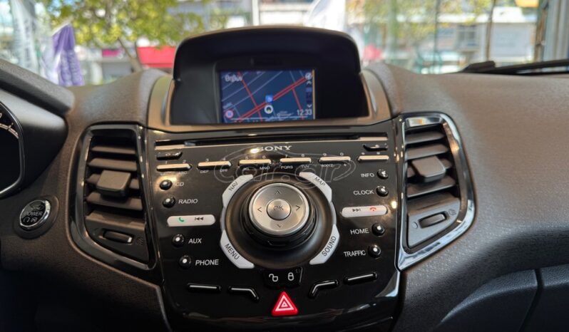 
								Ford Fiesta 2016 TITANIUM full									