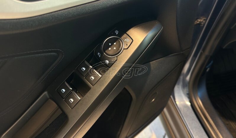 
								Ford Focus 2019 TITANIUM full									