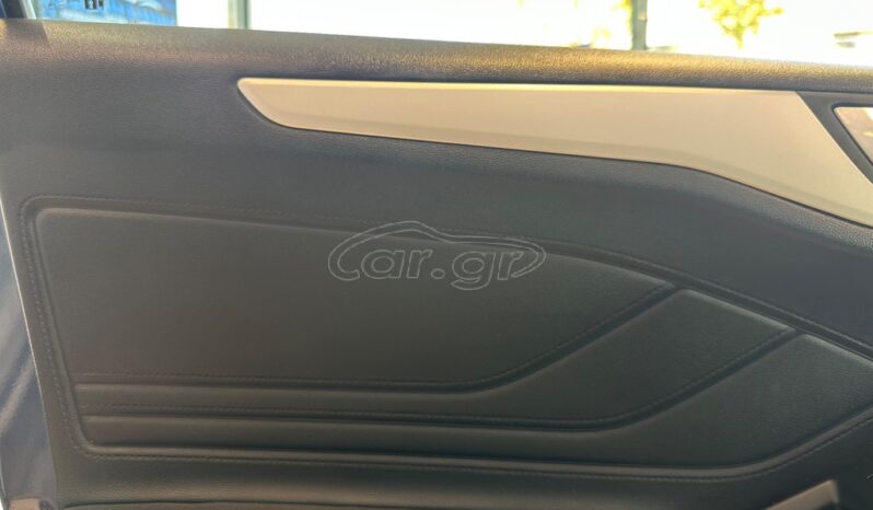 
								Ford Focus 2019 TITANIUM full									