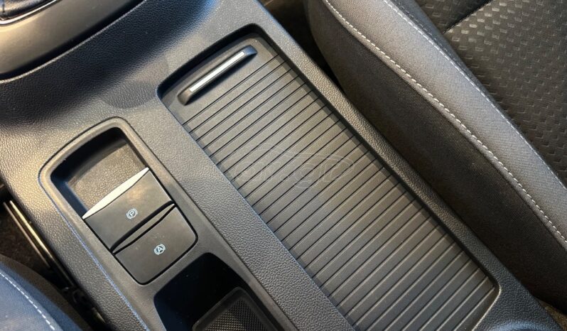 
								Ford Focus 2019 TITANIUM full									