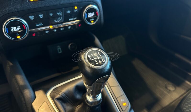 
								Ford Focus 2019 TITANIUM full									