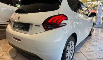 
										Peugeot 208 2018 full									