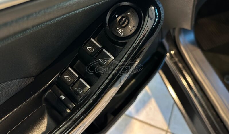 
								Ford Fiesta 2015 TITANIUM full									