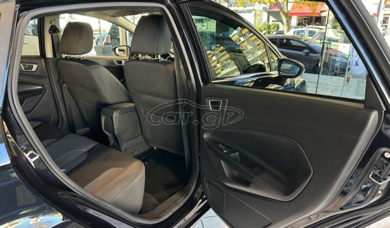 
								Ford Fiesta 2015 TITANIUM full									