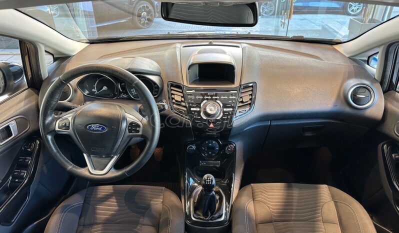 
								Ford Fiesta 2015 TITANIUM full									