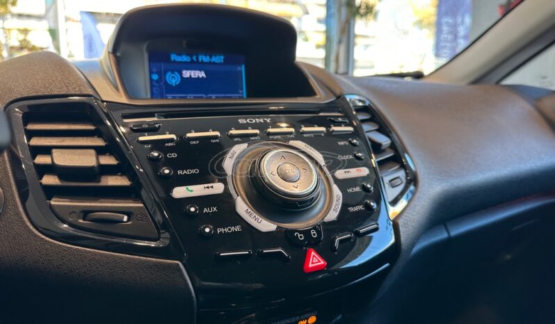 
								Ford Fiesta 2015 TITANIUM full									