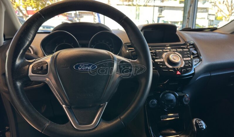 
								Ford Fiesta 2015 TITANIUM full									