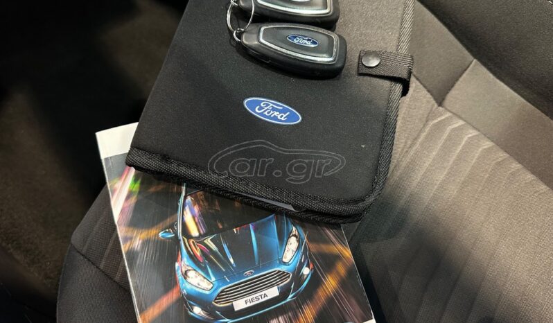 
								Ford Fiesta 2015 TITANIUM full									