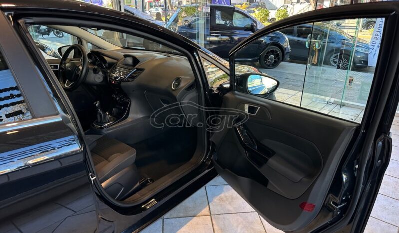 
								Ford Fiesta 2015 TITANIUM full									