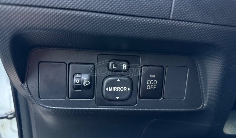 
								Toyota Auris 2010 full									