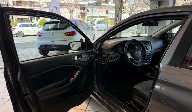 
								Hyundai i20 2017 full									