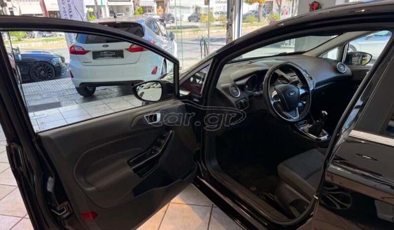 
								Ford Fiesta 2016 TITANIUM full									