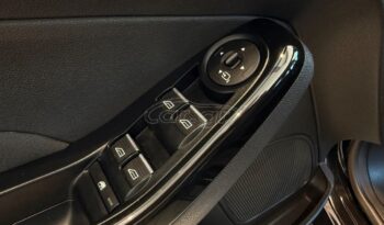 
										Ford Fiesta 2016 TITANIUM full									