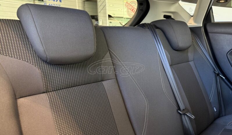 
								Ford Fiesta 2016 TITANIUM full									