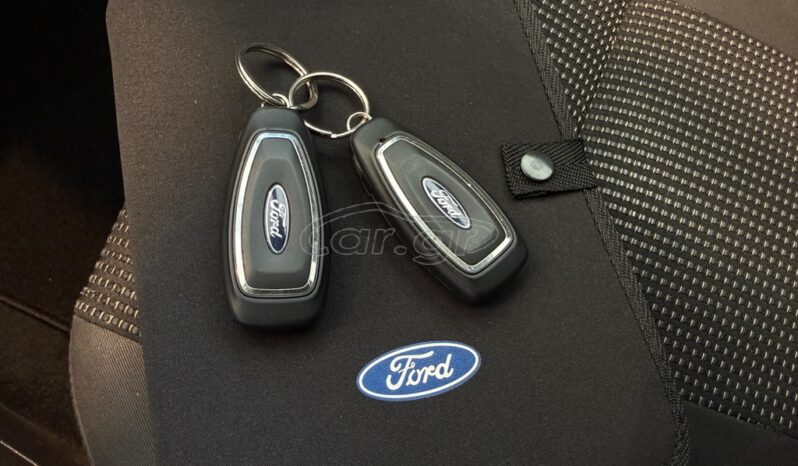 
								Ford Fiesta 2016 TITANIUM full									