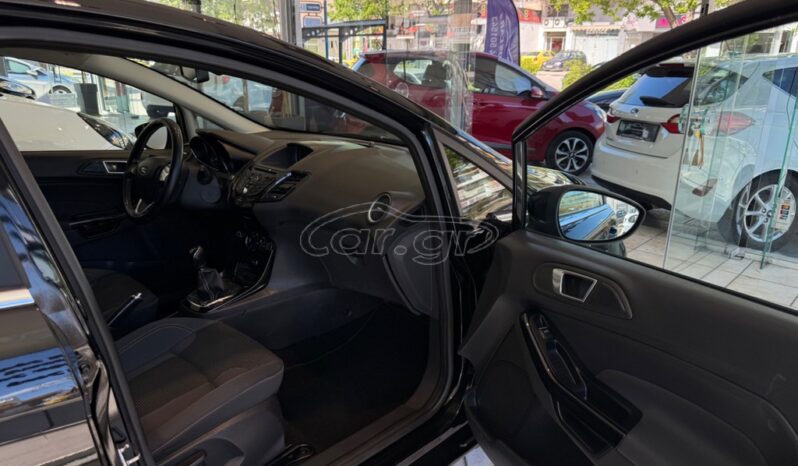
								Ford Fiesta 2016 TITANIUM full									