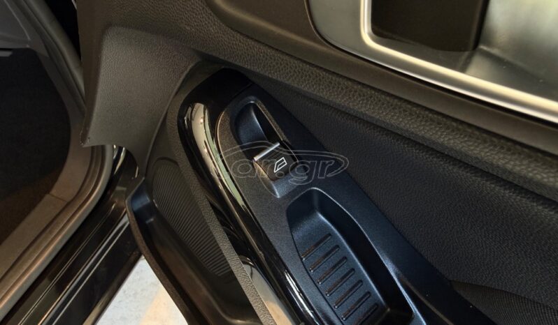 
								Ford Fiesta 2016 TITANIUM full									
