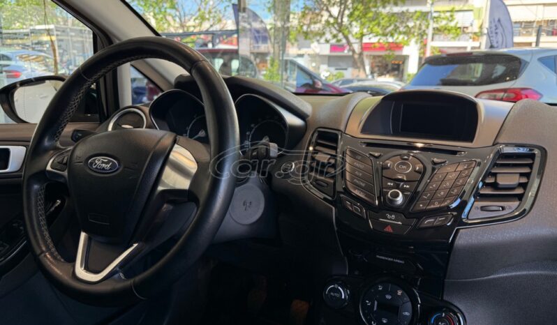 
								Ford Fiesta 2016 TITANIUM full									