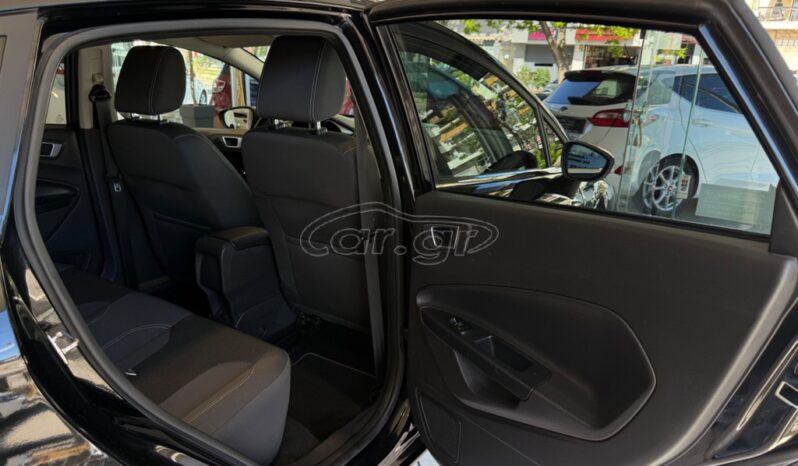 
								Ford Fiesta 2016 TITANIUM full									