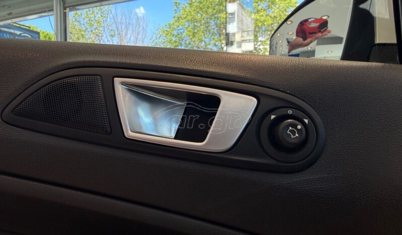 
								Ford EcoSport 2017 full									